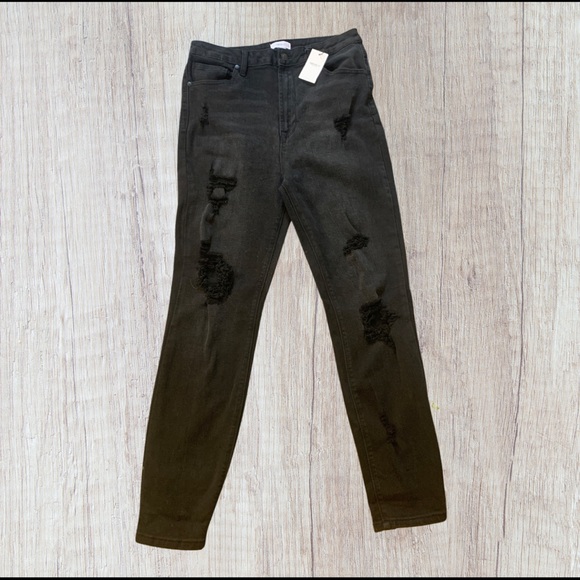Forever 21 Denim - SOLD NWT Forever 21 Distressed High Rise Skinny Jeans